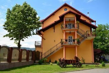 Pension (Hôtel basse catégorie) La Mateo