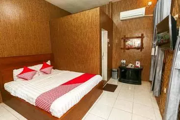 Hotel Oyo 1230 Kampoeng Osing Syariah Residence
