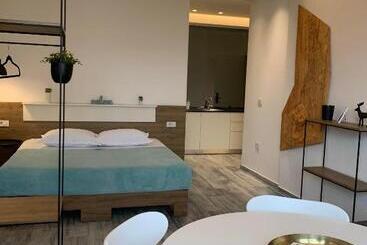 بنسيون Urban Rooms