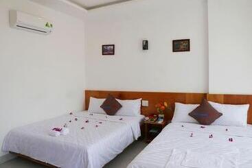 هتل Danang Beach 2