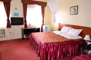 Hotel Paradise On The Nile