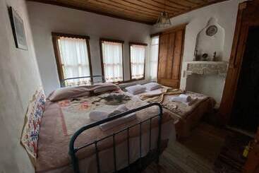 ペンション Bokesoylar Konagi