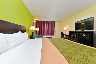 Отель Days Inn By Wyndham Harrisonburg