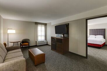 בית מלון כפרי Drury Inn & Suites St. Joseph