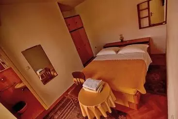 Majatalo Guest House Micin