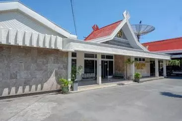 Hotel Reddoorz Plus Syariah At Alam Raya