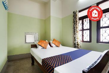 Hotel Vaccinated Staff Spot On 61885 Nandan Lodge