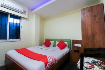 Hotel Oyo 3298 Royal Banquet