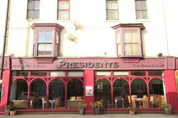 ホテル Ambassador