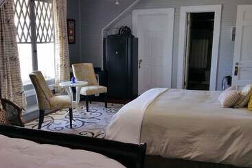 فندق Edwardian Inn