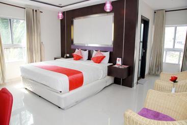 Hotel Oyo 1656 Parama Su