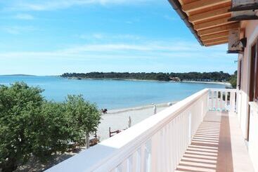 Жильё для туристов Apartments Idila