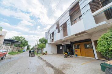 Pension Reddoorz Near New Government Center