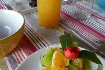 تختخواب و صبحانه A La Maison Jaune  Chambres D Hôtes