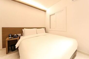 Busan Seomyeon Business Hotel J7