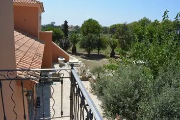 آپارتمان‌های توریست‌ها Alekos Beach Houses   Natura Verde
