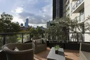 Platinum Apartments On Whiteman St