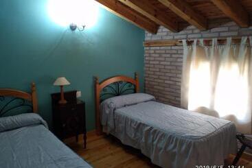 פנסיון Hostal Camino Del Cid