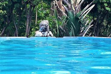 هتل La Colline Enchantée