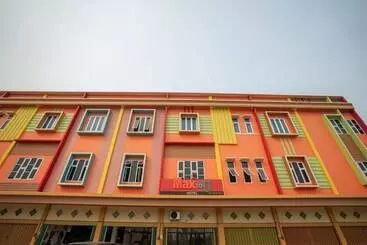 ホテル Reddoorz Near Sultan Mahmud Badaruddin Airport