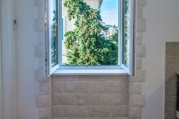 Appartements touristiques Chic Apartment In Center