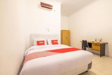 Hotel Oyo 2121 Pondok Nazwa