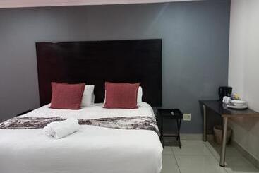 Khayalami Hotel   Emalahleni