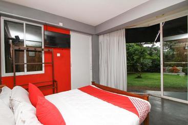 Hotel Oyo 395 One Way High Tension