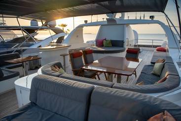 ホテル Mabruk Lll Yacht