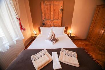 פנסיון Casa Cu Usi House Of Doors