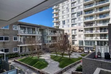 ツーリストアパートメント Spacious 1 Bedroom Apartment With Parking