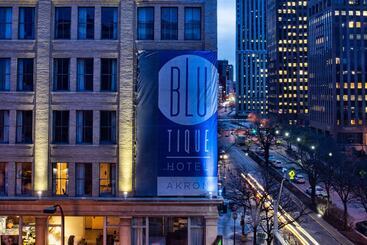 هتل Blutique, Akron, A Tribute Portfolio