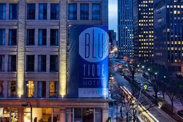 Hotelli Blutique, Akron, A Tribute Portfolio