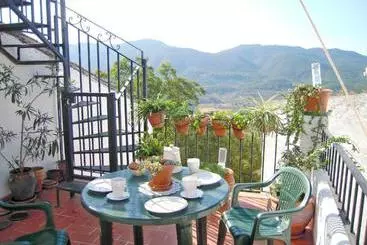 Turist apartmanları Spacious House In Hornos With Mountain View