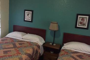 Highland Court Motel