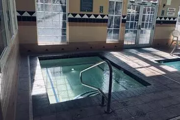 Отель Heathman Lodge