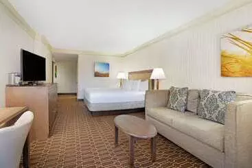 هتل Hilton Jackson