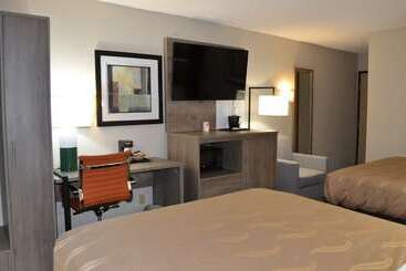 هتل Quality Inn & Suites Ankenydes Moines