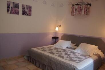 مبيت وإفطار Clos Des Lavandes Chambres Et Suites De Charme Climatisées Luberon
