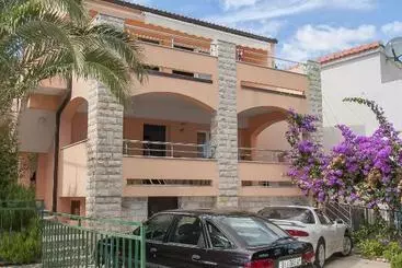 آپارتمان‌های توریست‌ها Apartments Stjepan