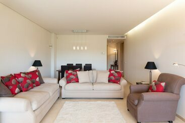 Turistihuoneistot Sotogrande Marina 2 Bedroom Luxury Ground Floor Apt