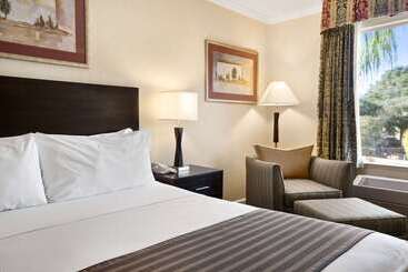 فندق Days Inn By Wyndham Concord