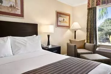 Отель Days Inn By Wyndham Concord