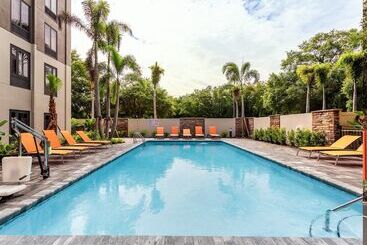 Отель Holiday Inn Express Tampa Brandon, An Ihg