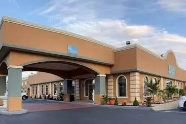 هتل Quality Inn