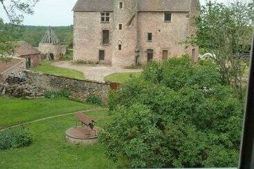 Aamiaismajoitus (B&B) Chateau De Clusors