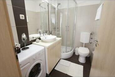 ツーリストアパートメント Wishing Well