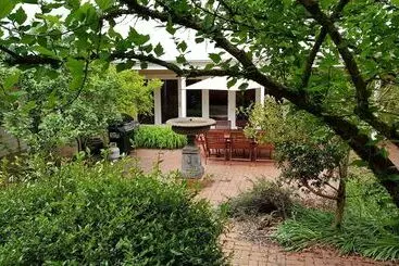 ツーリストアパートメント The Grange Homestead