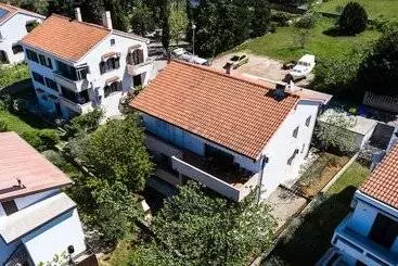 ツーリストアパートメント Apartments Valencic