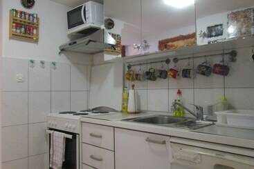 آپارتمان‌های توریست‌ها Homey 1 Br Apt